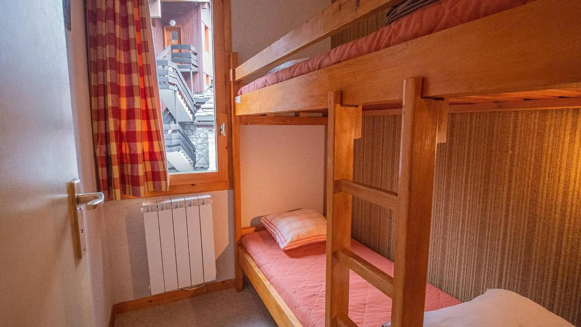 Studio Cabine Au Pied Des Pistes Avec Animaux Acceptes A Valmorel - Fr-1-356-304 Apartment